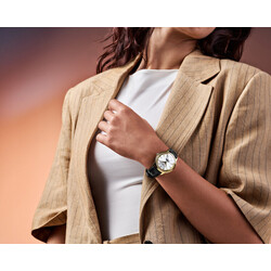 LifeStyle_woman_FC-206S3S5_0832