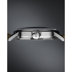 2025_AlpinaWatches_HeritageTropicProofHandwinding_04_-AL-480B2H6_photo_1080X1080