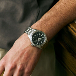 300dpi_HDB006K1_Wristshot-3