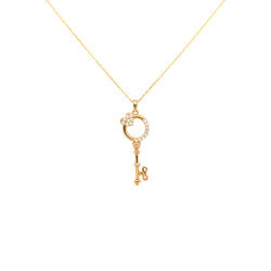 Schlusselanhanger-an-Kette-1