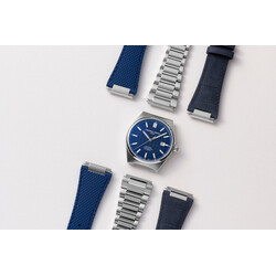 Frederique_Constant_FC-303N4NH6B_Straps_Photo-C-Eric_Rossier_HD