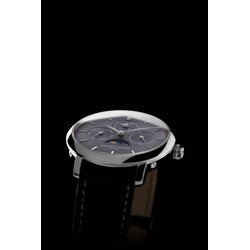 Frederique_Constant_FC-775G4S6_details_4_HD_credit_Eric_Rossier