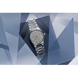 Frederique_Constant_FC-303LG2NH6B_PR_Photo-c-Eric_Rossier_SD