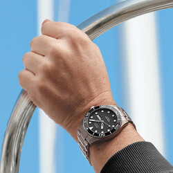 M042-430-44-051-00_OceanStar200CTitanium_PR7