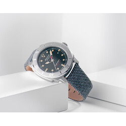 2022_Alpina_AL-525BBG4VR6_Seastrong_Diver_300_Automatic_Calanda_PR_2-c-Eric_Rossier_HD