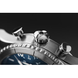 2022_Alpina_AL-372NW4S26_Startimer_Quartz_Chronograph_Big_Date_Detail_3_Photo-c-Eric_Rossier_HD