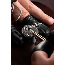 2022_Frederique_Constant_FC-930EM3H9_Classics_Heart_Beat_Manufacture_Photo-c-Eric_Rossier_Workshop_1_HD