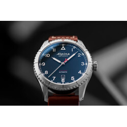 2022_Alpina_AL-525NW4S26_Startimer_Pilot_Automatic_Detail_2_Photo-c-Eric_Rossier_HD
