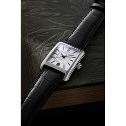 2022_Frederique_Constant_Classics_Carree_Automatic_FC-303S4C6_Detail_1_Photo-c-Eric_Rossier_SD