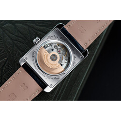 2022_Frederique_Constant_Classics_Carree_Automatic_FC-303N4C6_Detail_2_Photo-c-Eric_Rossier_SD