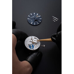 2023_Frederique_Constant_Classic_Power_Reserve_Big_Date_Manufacture_Workshop4
