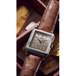 2023_Alpina_Watches_Heritage_Carree_Mechanical_140_Years_AL_490SA3C10_Story_06c