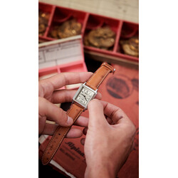 2023_Alpina_Watches_Heritage_Carree_Mechanical_140_Years_AL-490BA3C10_AL_490SA3C10_Story_04b