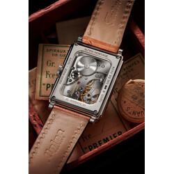 2023_Alpina_AL-490BA3C10_Heritage_Carree_Mechanical_140_Years-c-Eric_Rossier_Back_HD
