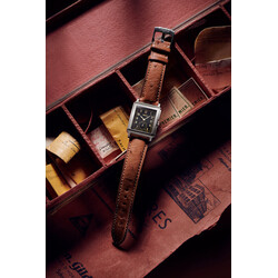2023_Alpina_AL-490BA3C10_Heritage_Carree_Mechanical_140_Years-c-Eric_Rossier_PR_SD
