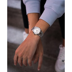 2023_Frederique_Constant_Highlife_Ladies_Automatic_FC-303MPW2NH6B_02
