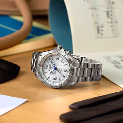 mann-uhr-prospex-automatik-alpinist-weisses-zifferblatt-zeiger-GMT