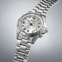 mann-uhr-prospex-automatik-alpinist-weisses-zifferblatt-zeiger-GMT_bs