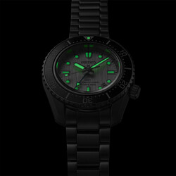 Seiko_Prospex_SPB439J1_Arctic_Ocean_GMT_Diver_Limited_Edition_nightview