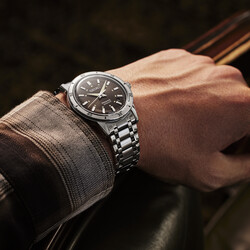 300dpi_SRPL09J1_Wristshot-1