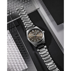 2024_Frederique_Constant_Highlife-Automatic_COSC_01_FC-303C3NH6B_Image_1080X1350