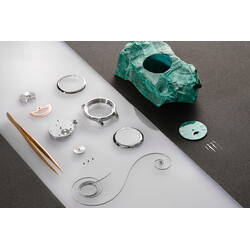 2024_Frederique_Constant_FC-716MA3H8_Classic_Moonphase_Date_Manufacture_Malachite