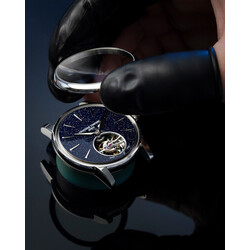 2024_Frederique_Constant_Classic_Tourbillon_Manufacture_07_FC-980AV3H8_Image_1080X1350