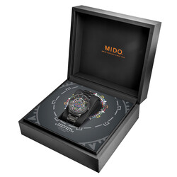 M021-626-33-051-01_Commander_Circulo-de-Luz_Limited-Edition_watchbox