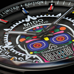 M021-626-33-051-01_Commander_Circulo-de-Luz_Limited-Edition_PR4