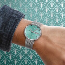 M8429-4-25-11_Commander-1959-Turquoise_PR04