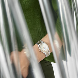 2024_Frederique_Constant_Highlife-Ladies-Quartz_04_FC-240MPWD2NH22B_Image_1080X1080