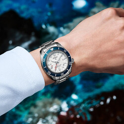SPB519J1_Wristshot-1-_1x1