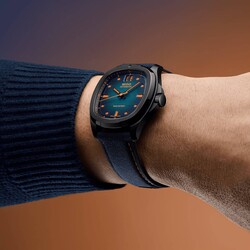 M049-526-37-041-00_6_wrist_1