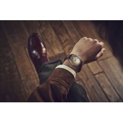 300dpi_SPB529J1_Wristshot-1-_16x9